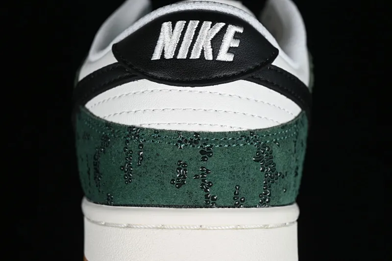 All categories Nk SB Dunk series Nk SB Dunk Low low-top sneakers Nk Dunk Low "Green Snake" white-green snake pattern SB low-top casual sports skateboard shoes FQ8893-397